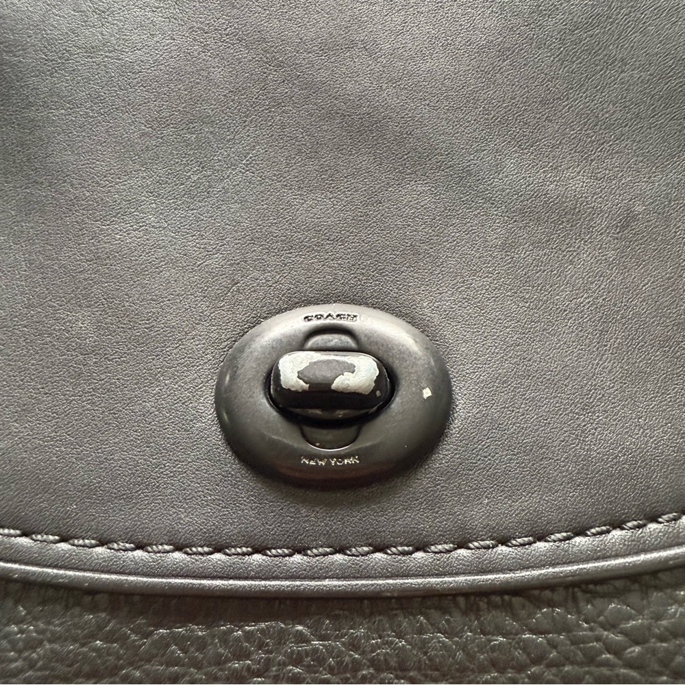 COACH Faye Crossbody Purse Bag All Black Pebbled Leather Flap F1880-F22349 - Picture 2 of 15
